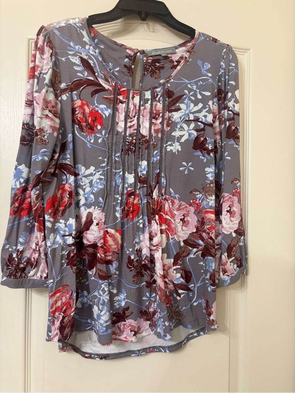 Daniel Rainn Gray Floral Pintuck Peasant Top with Red & Pink Blooms